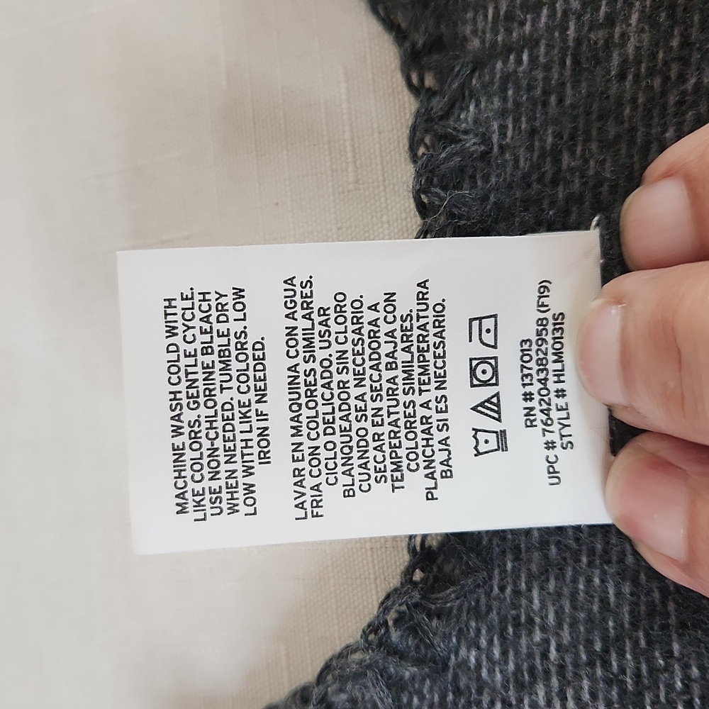 Woolrich NWOT Camo Poncho Wrap Blanket.  Size OS - Picture 7 of 7